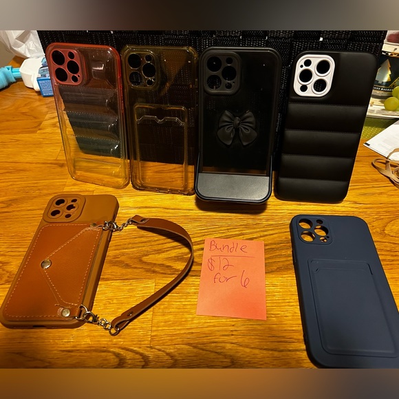 Phone case bundle- in good shape - Picture 1 of 1